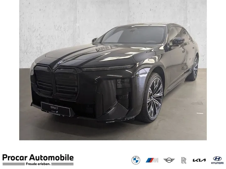 BMW i7