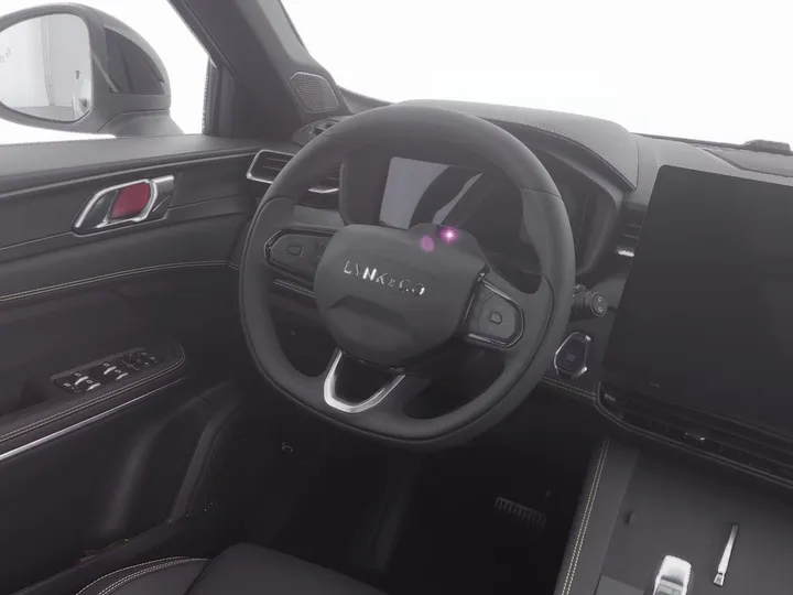 Lynk&Co 01