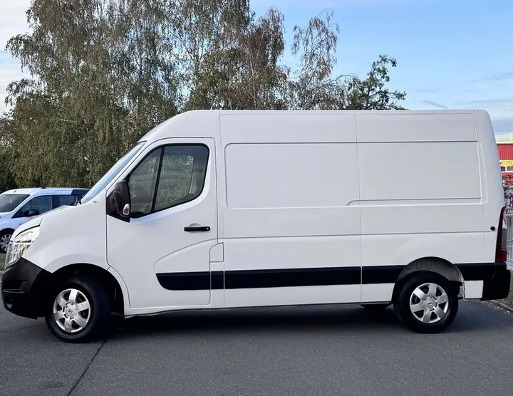 Nissan NV400