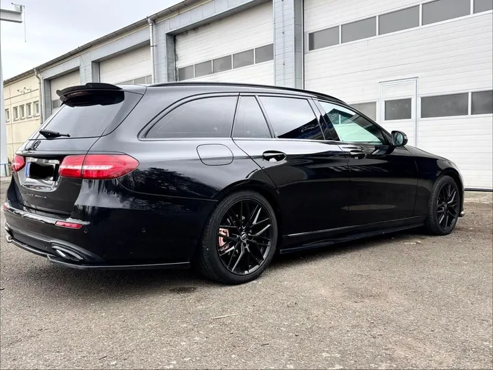 Mercedes-Benz E 220