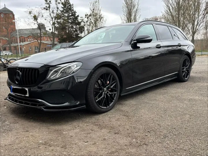 Mercedes-Benz E 220