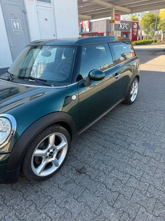 MINI Cooper Clubman