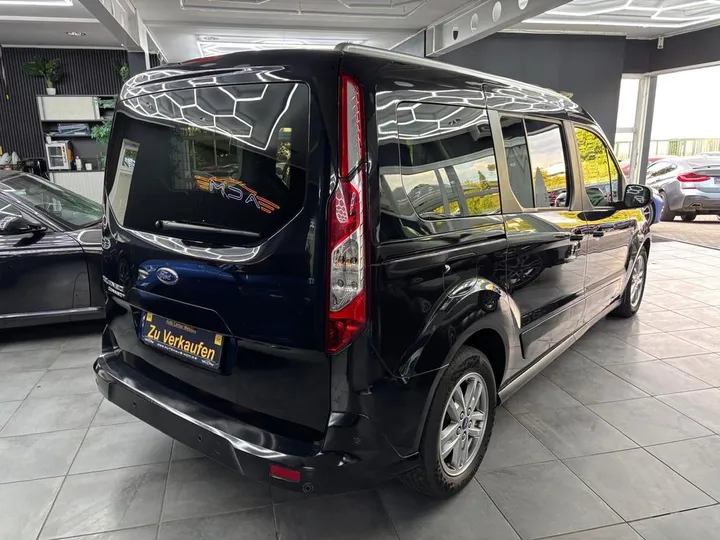 Ford Grand Tourneo