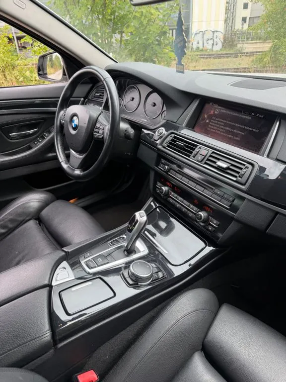 BMW 525