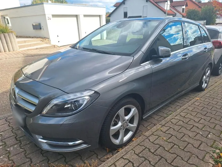 Mercedes-Benz B 200