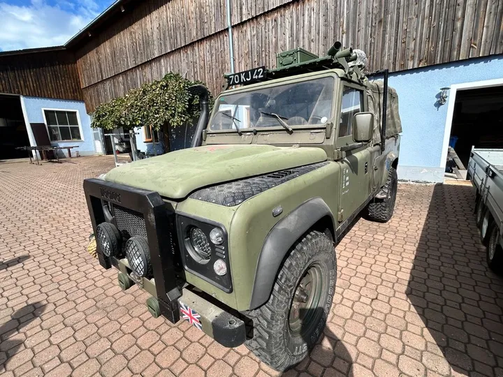 Land Rover Defender