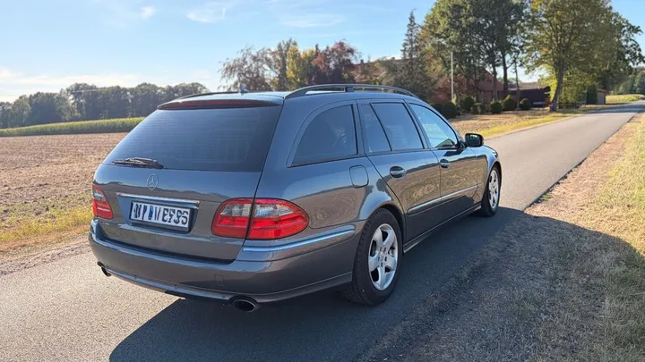 Mercedes-Benz E 200