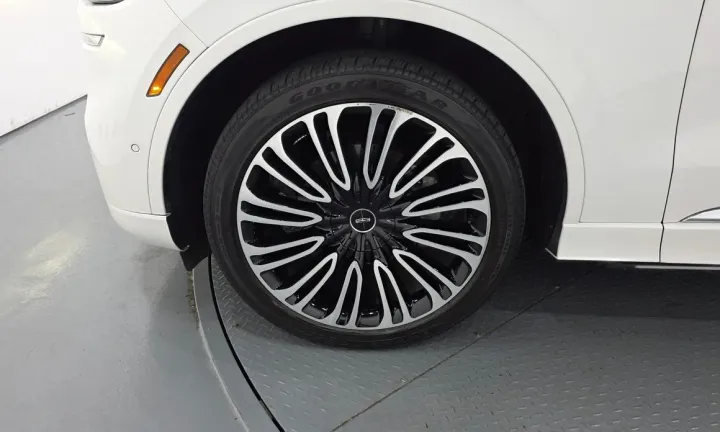 Lincoln Aviator
