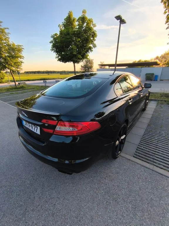 Jaguar XF