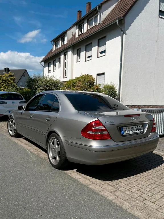 Mercedes-Benz E 320