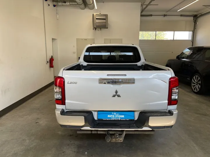 Mitsubishi L200