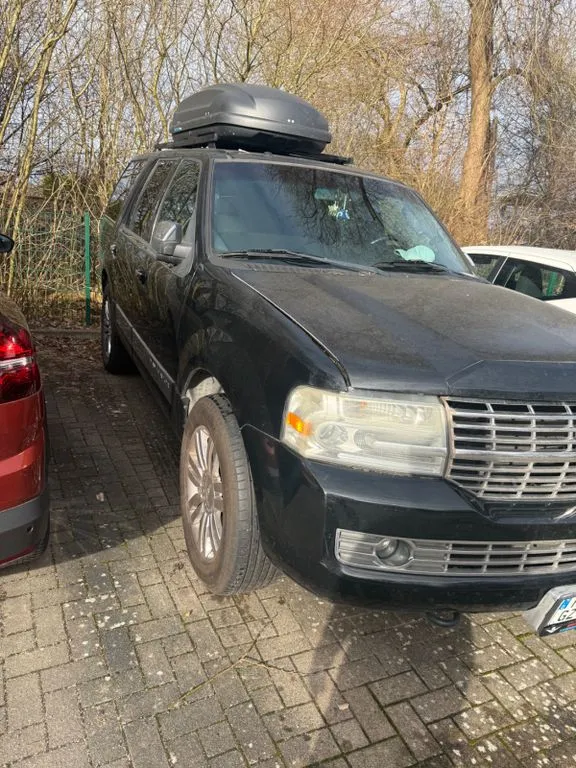 Lincoln Navigator