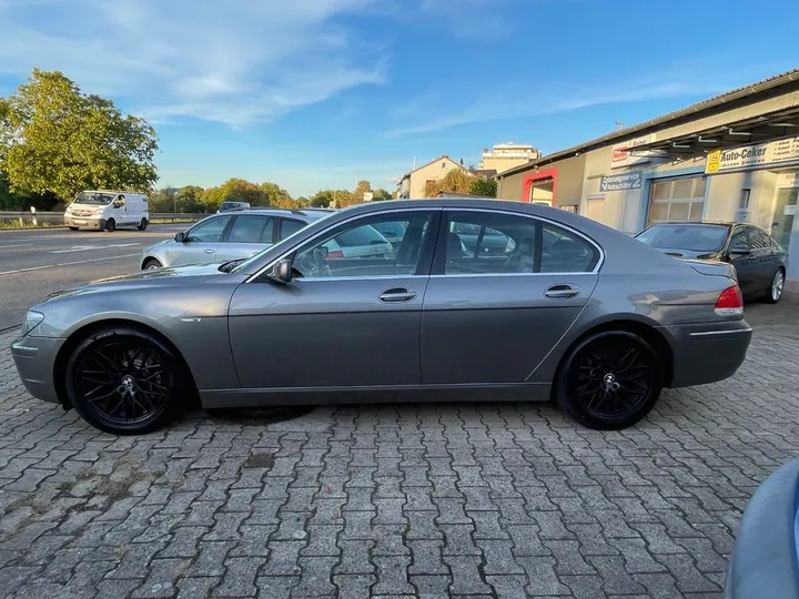 BMW 740