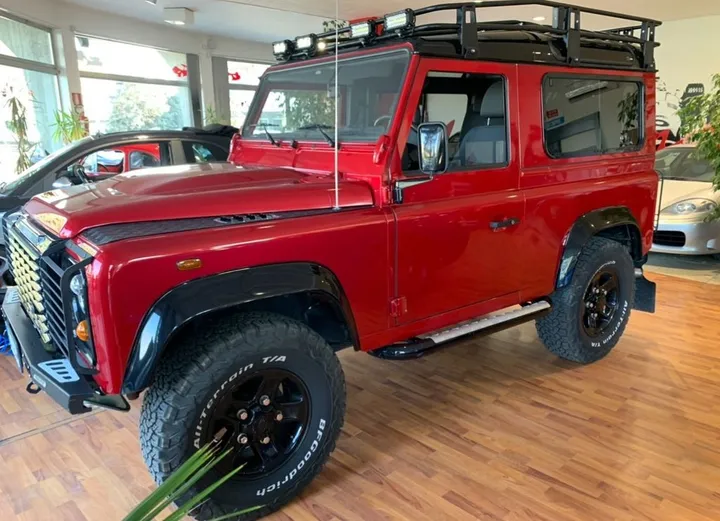 Land Rover Defender