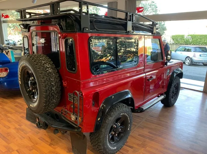 Land Rover Defender
