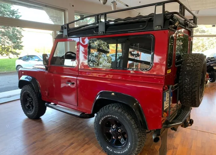 Land Rover Defender