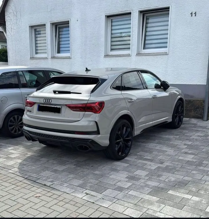 Audi RSQ3