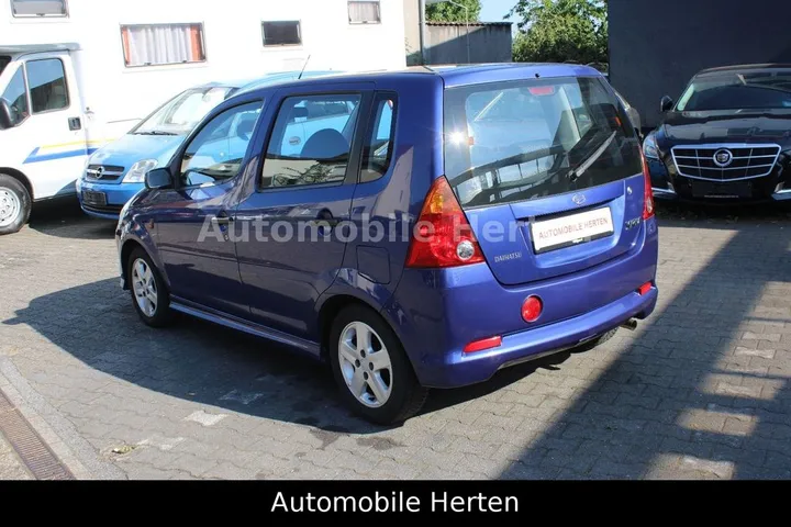 Daihatsu YRV