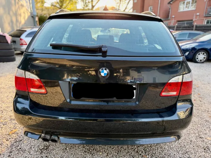 BMW 523