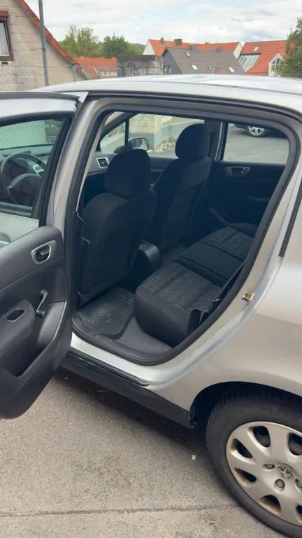 Peugeot 306