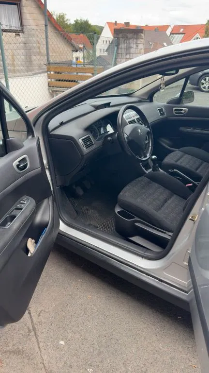 Peugeot 306