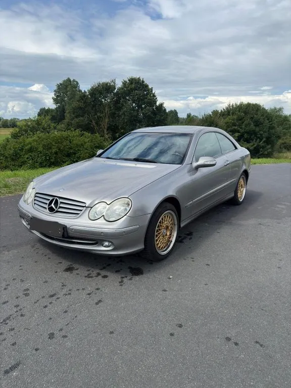 Mercedes-Benz CLK 320