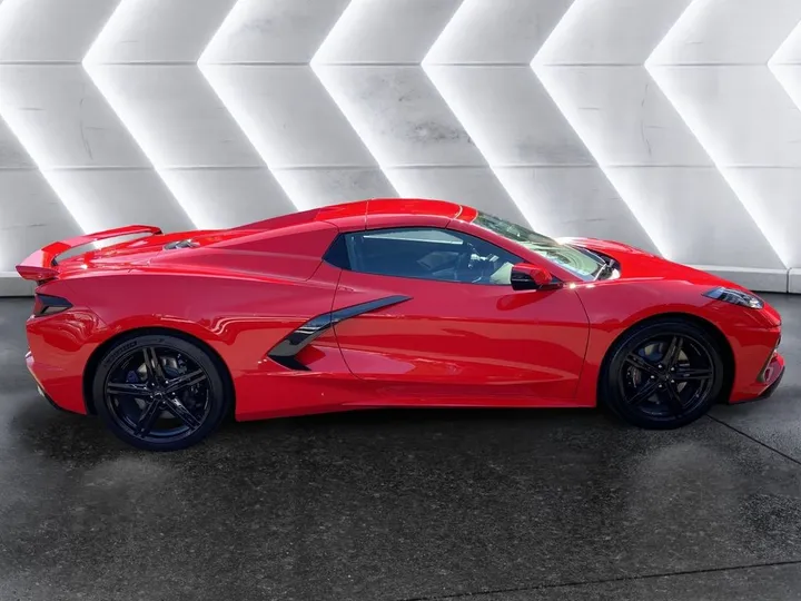 Corvette C8