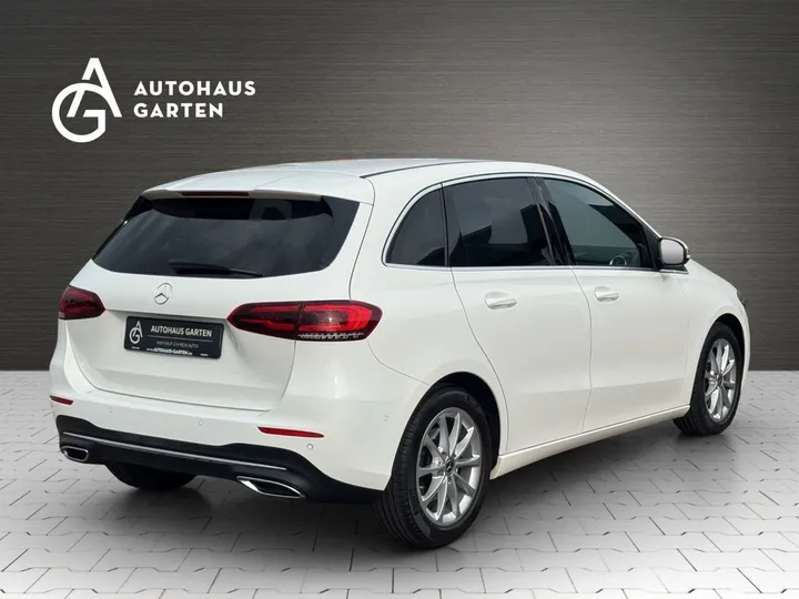 Mercedes-Benz B 200