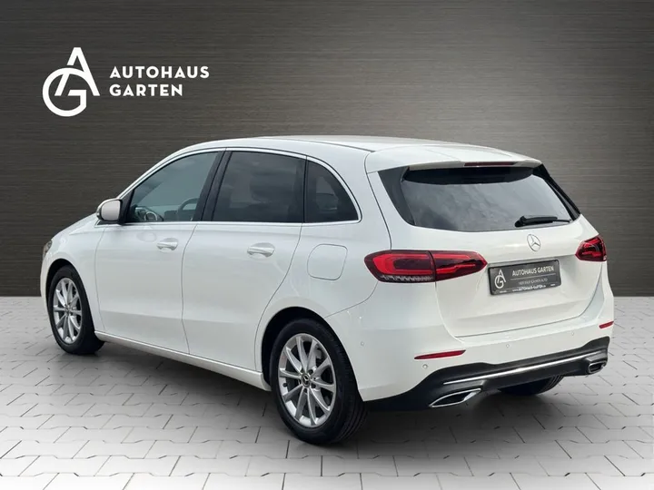 Mercedes-Benz B 200