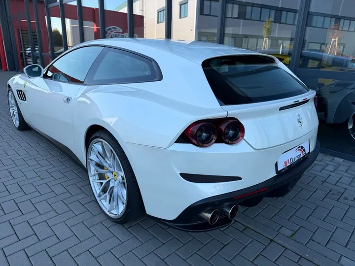 Ferrari GTC4Lusso