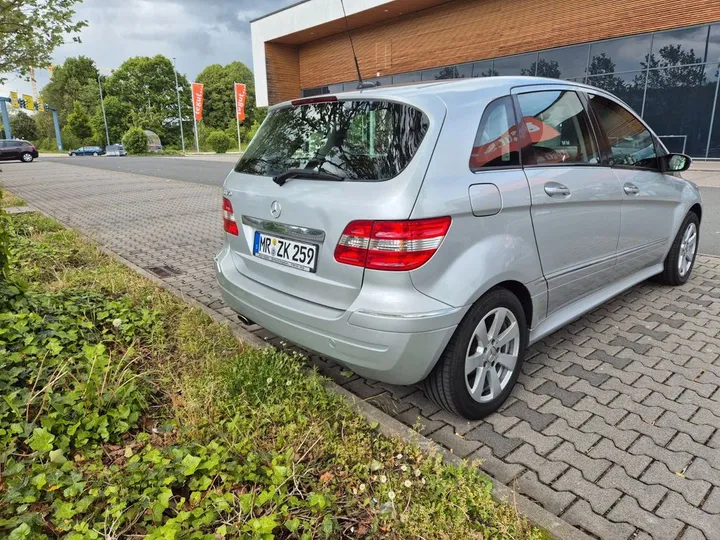 Mercedes-Benz B 170