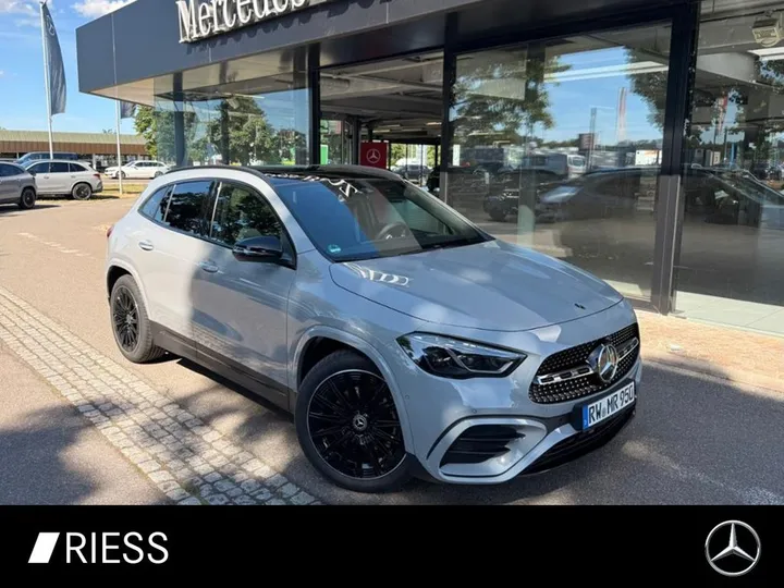 Mercedes-Benz GLA 200