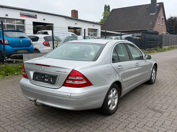 Mercedes-Benz C 180