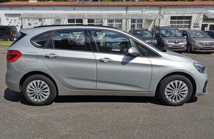 BMW 218