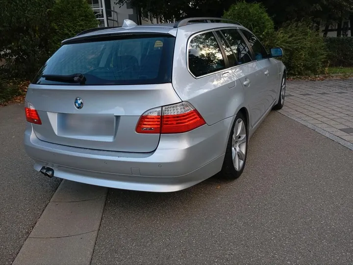 BMW 525