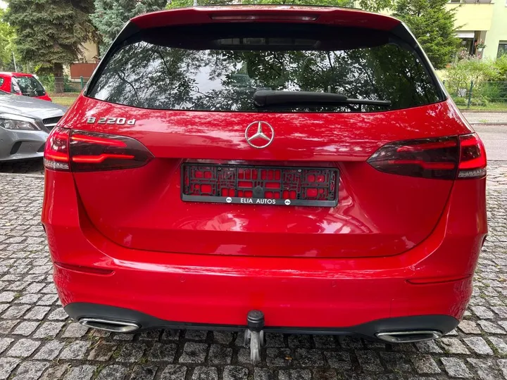 Mercedes-Benz B 220