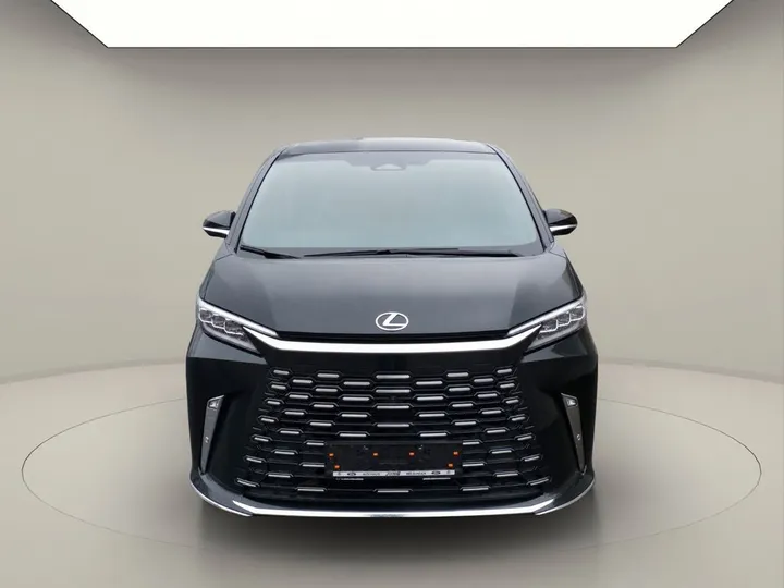 Lexus LM