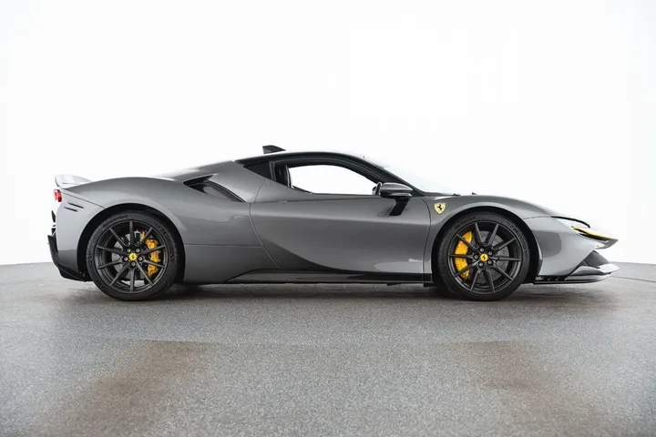 Ferrari SF90