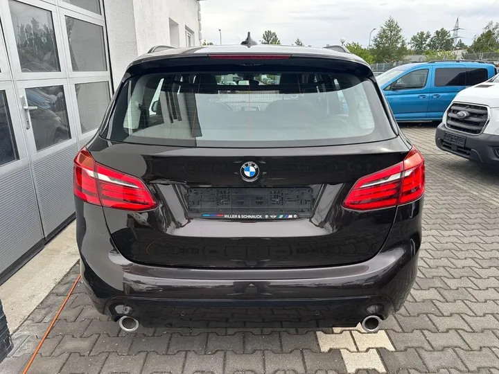 BMW 218