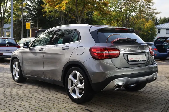 Mercedes-Benz GLA 200
