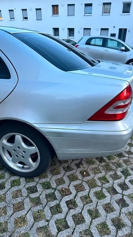 Mercedes-Benz C 180