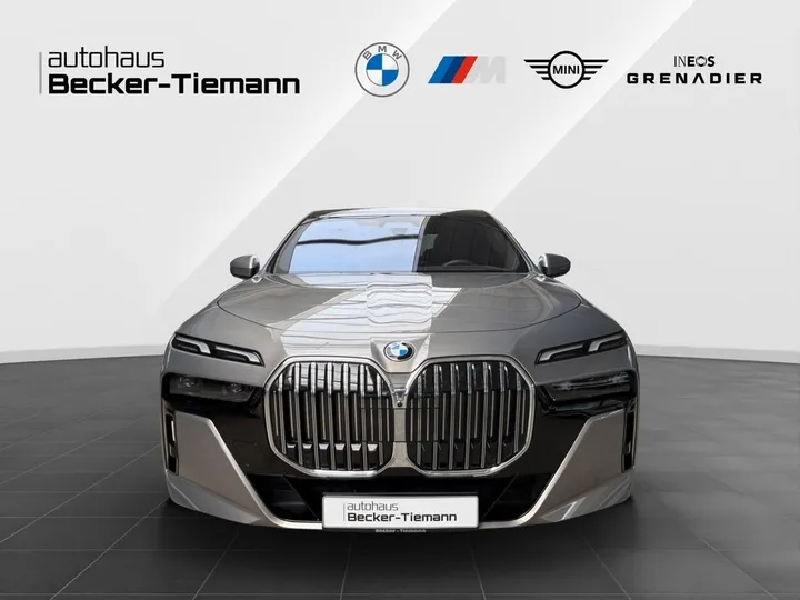 BMW 740