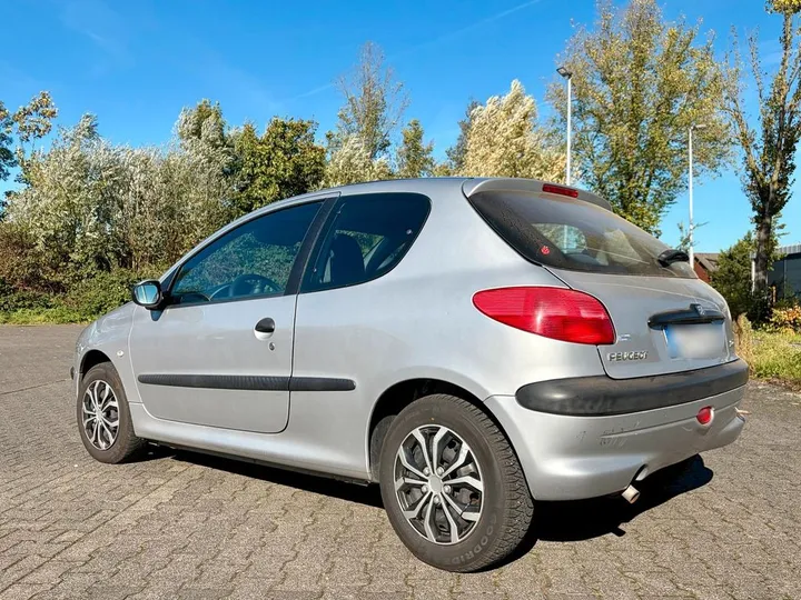 Peugeot 206