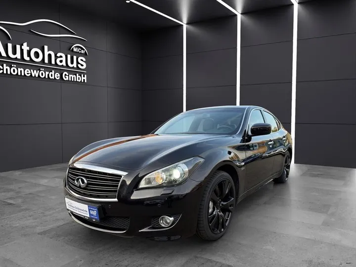 Infiniti Q70
