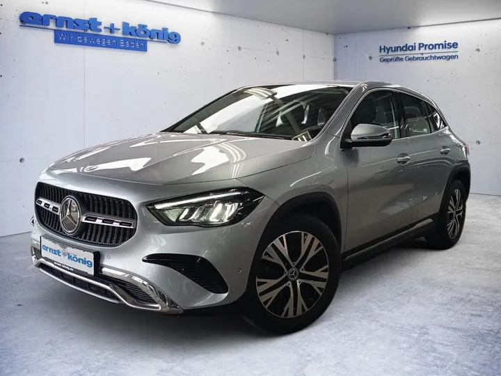 Mercedes-Benz GLA 200