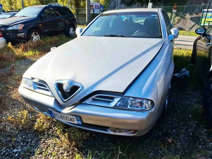 Alfa Romeo 166