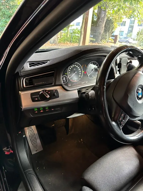 BMW 750