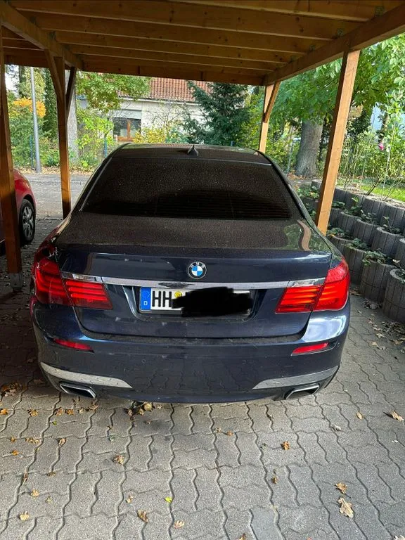 BMW 750