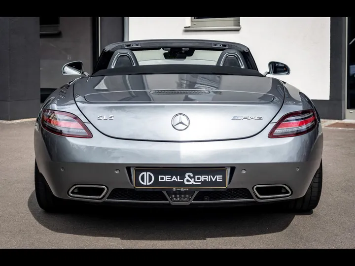 Mercedes-Benz SLS AMG