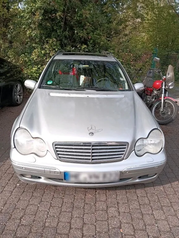 Mercedes-Benz C 220